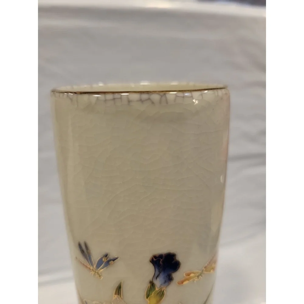Iris Flower and Dragonfly Vase‎